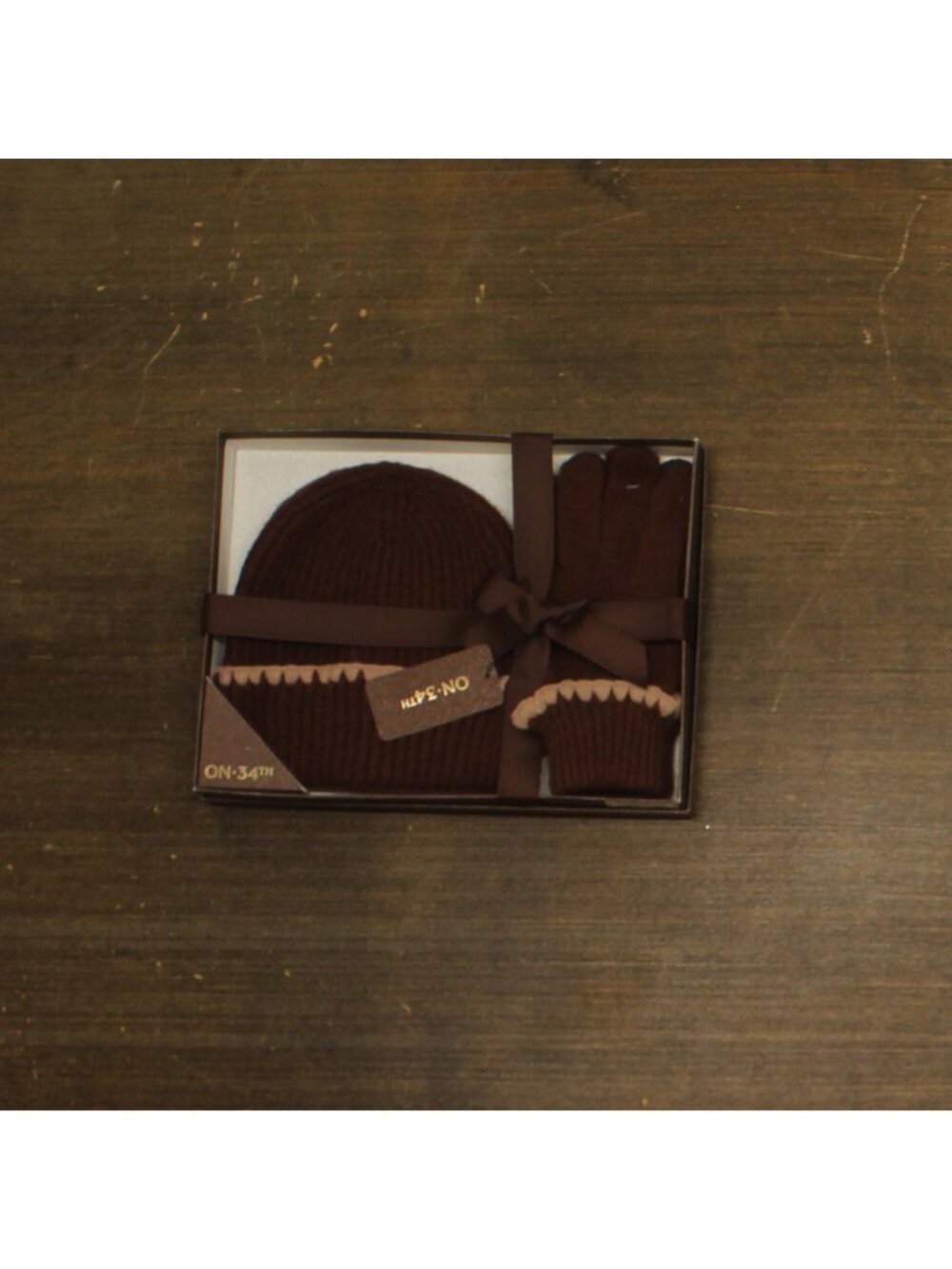 NWT On 34th Ribbed Beanie and Gloves Boxed Set MO9042501 Chocolate Brown